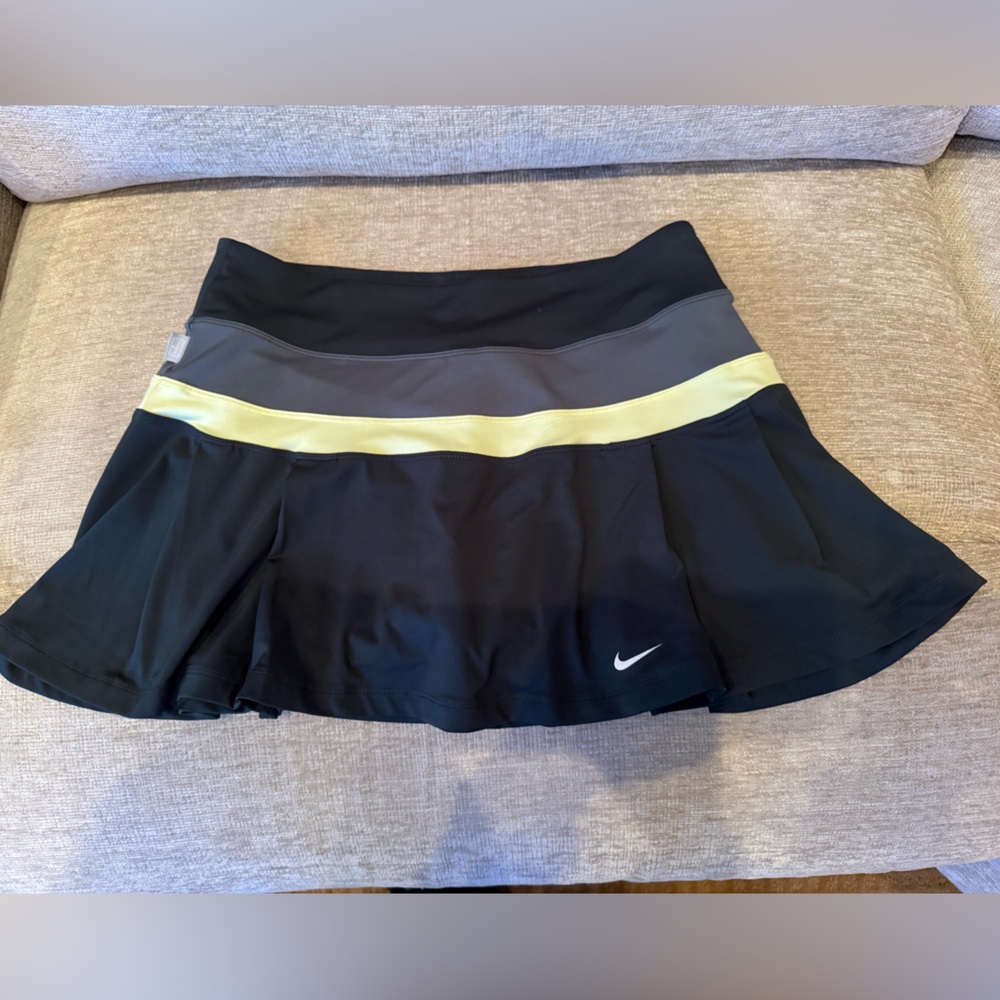 Nike pickleball / tennis skort Size M